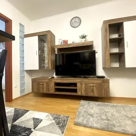 St King 3br Spacious Apartment *