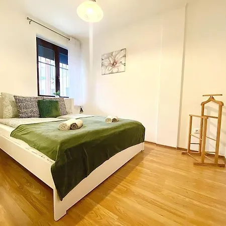 St King 3br Spacious *