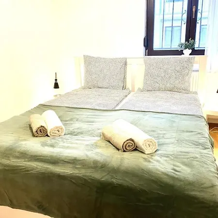 St King 3br Spacious *